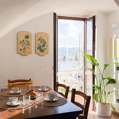 La Terrazza Sul Blu - Helloelba Дом отдыха Портоферрайо