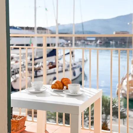 La Terrazza Sul Blu - Helloelba 费拉约港
